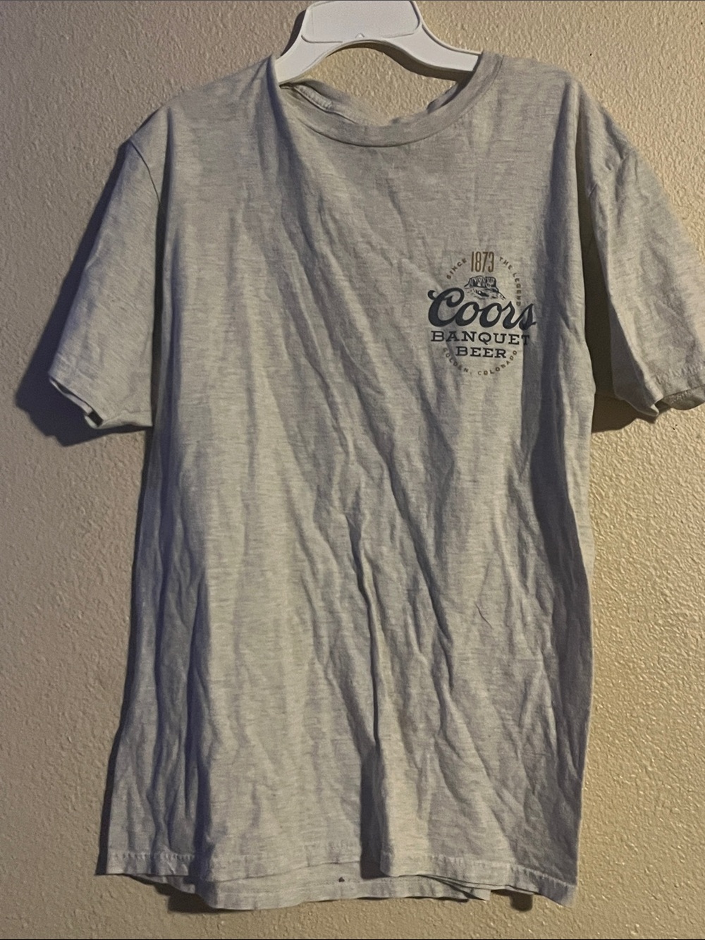 Banquet Gray Graphic Tee - Men's Short Sleeve Shirt Large